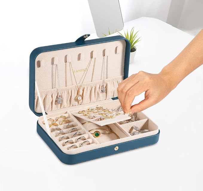 LANDICI Small Jewelry Box for Women Girls, PU Leather Travel Jewelry Organizer - Image 5