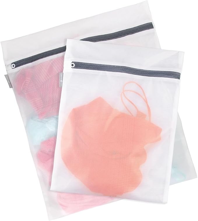 iDesign Mesh Laundry Bags with Built in Zipper - Image 5