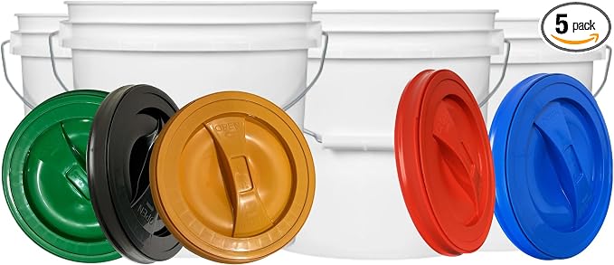 House Naturals Plastic bucket by House+Naturals
