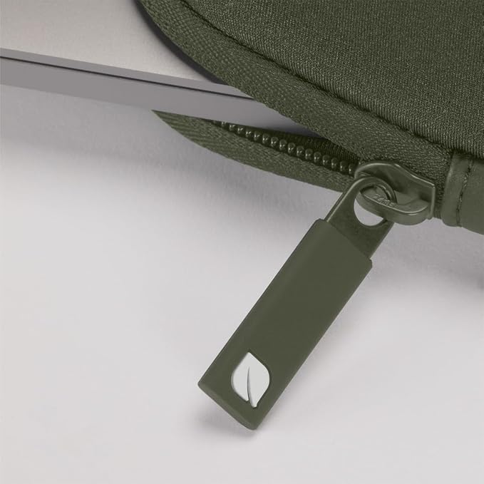 Incase Classic Universal Sleeve - Image 9
