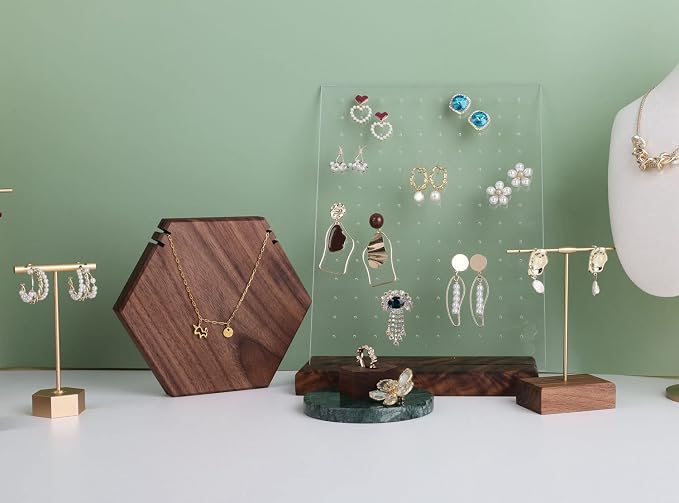 GemeShou walnut earring display - Image 8