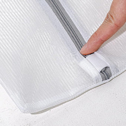 Non-Fluorescent Mesh Laundry Bags 20 x 23.5 in, Durable Mesh Bags - Image 4