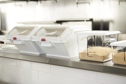 Rubbermaid Commercial Products Space Saving Square Food Storage Container 6 - Image 11