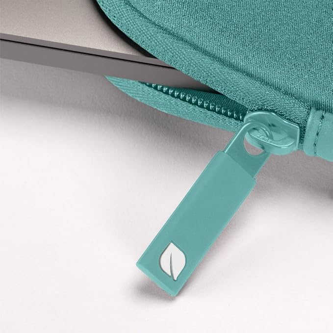 Incase Classic Universal Sleeve - Image 9
