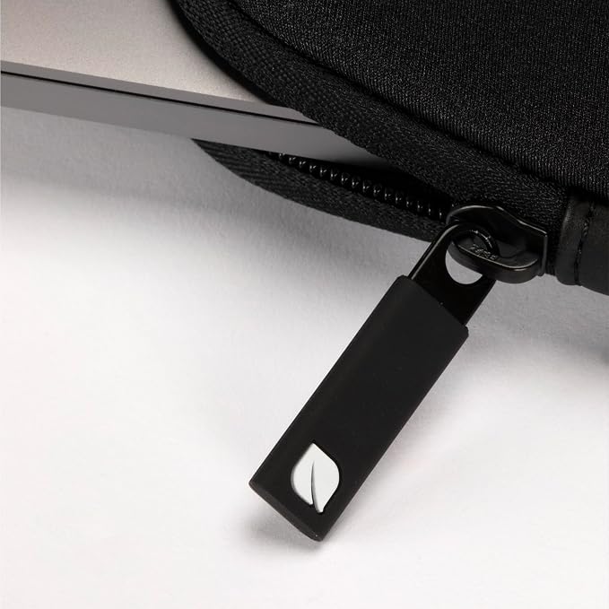 Incase Classic Universal Sleeve - Image 7