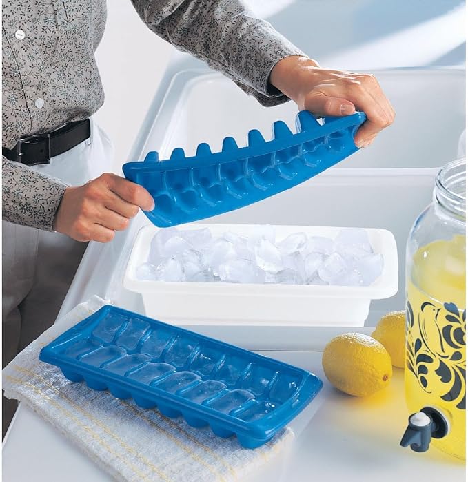 Rubbermaid Ice Cube Bin, Holds 4 Trays, Compact Design, Durable Plastic - Image 2