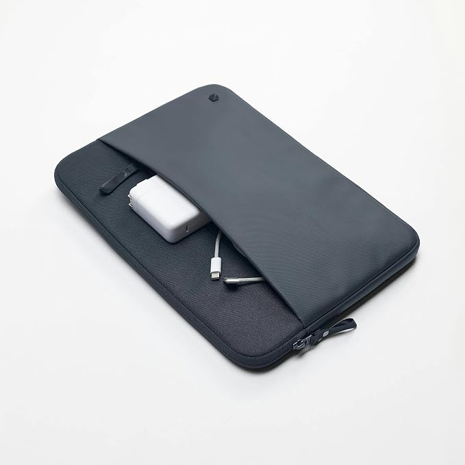 Incase A.R.C. Laptop Sleeve 14 Inch – MacBook Case - Image 2
