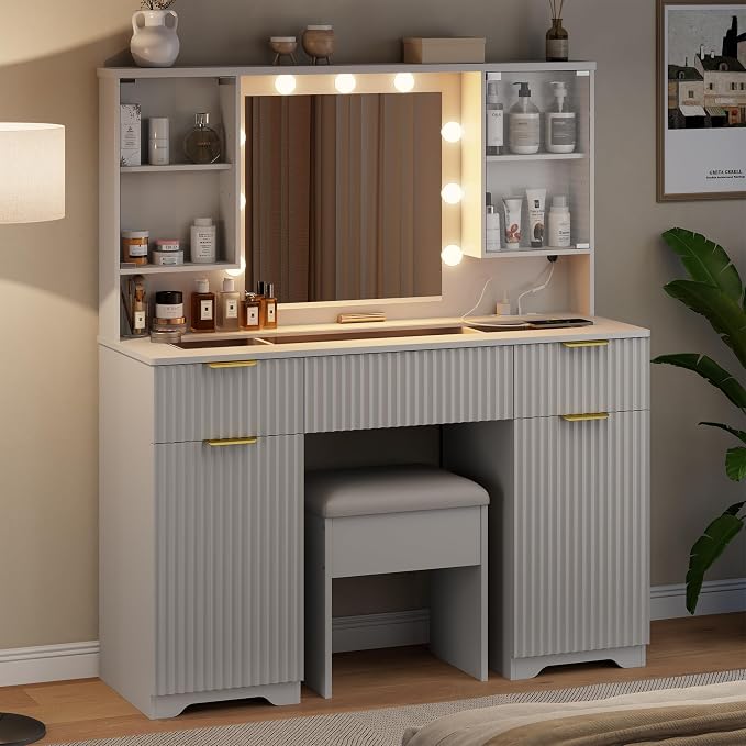 ONME Fluted Makeup Vanity Desk - Image 3