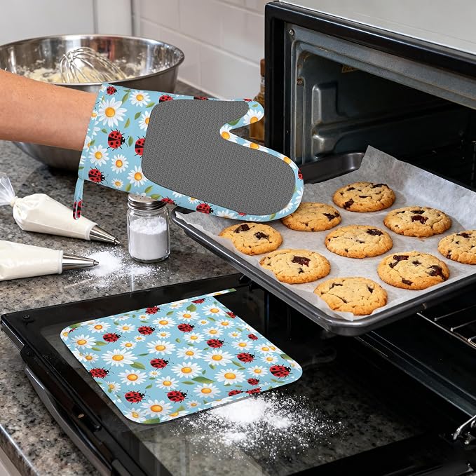Ladybug Heat-Resistant Silicone Oven Mitts and Pot Holders 4 Piece Set - Image 4