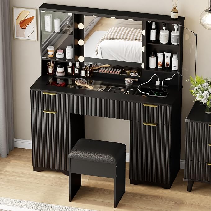 ONME 47.2" Fluted Makeup Vanity Desk by ONME