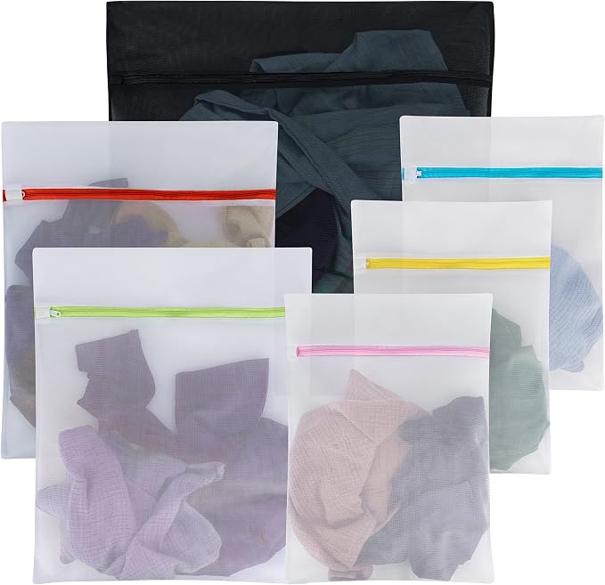 Handy Laundry Zippered Mesh Laundry Bag - Image 6